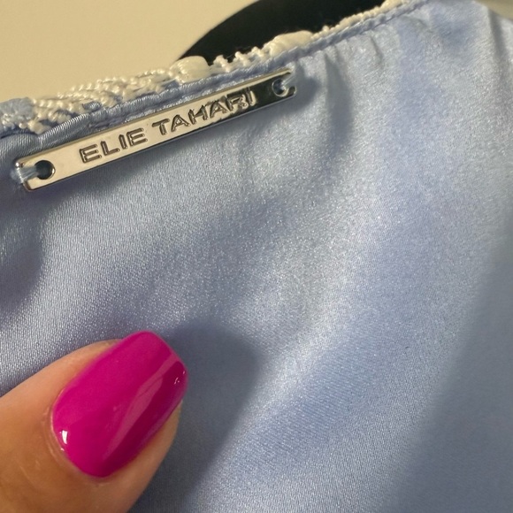 Elie Tahari
Mariya Embroidered Lace Dress - Picture 2 of 9